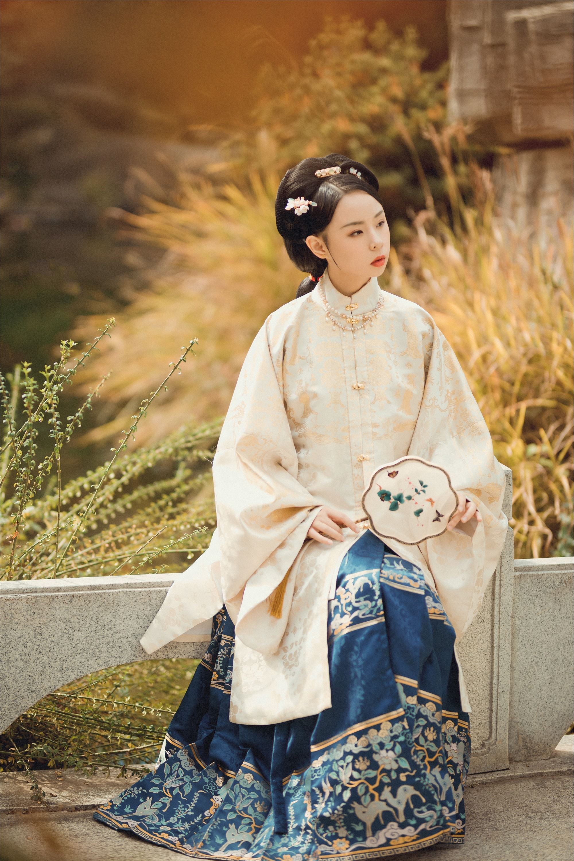 YITUYU艺图语 2021.09.03 寻枫 冯友薇